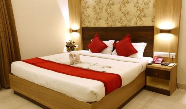 Prayana Hotel Kochi Bagian luar foto