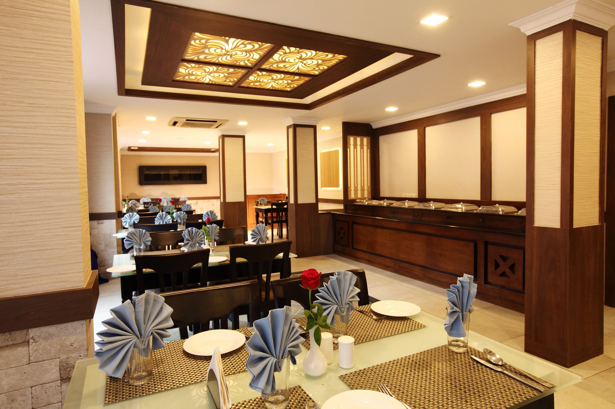 Prayana Hotel Kochi Bagian luar foto