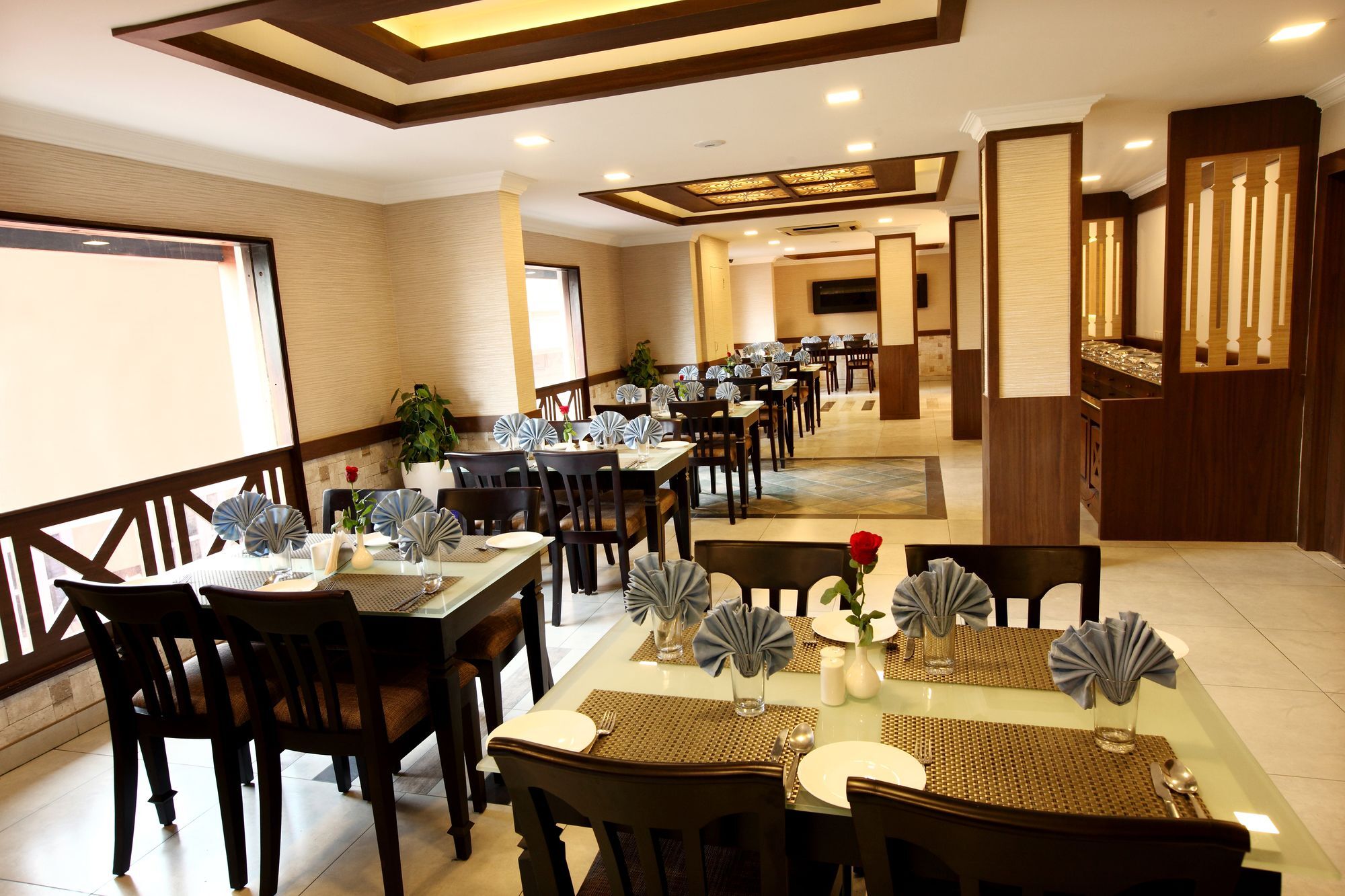 Prayana Hotel Kochi Bagian luar foto